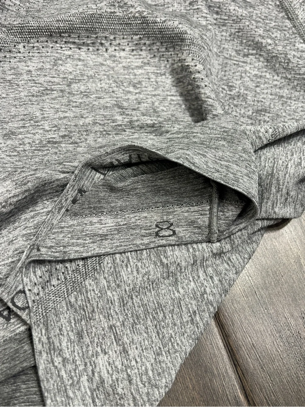Lululemon Swiftly Tech Cropped Long-Sleeve Shirt 2.0 Slate / White